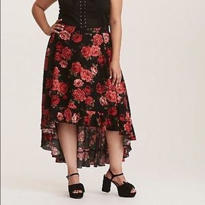 Torrid High Low Skirt size 4